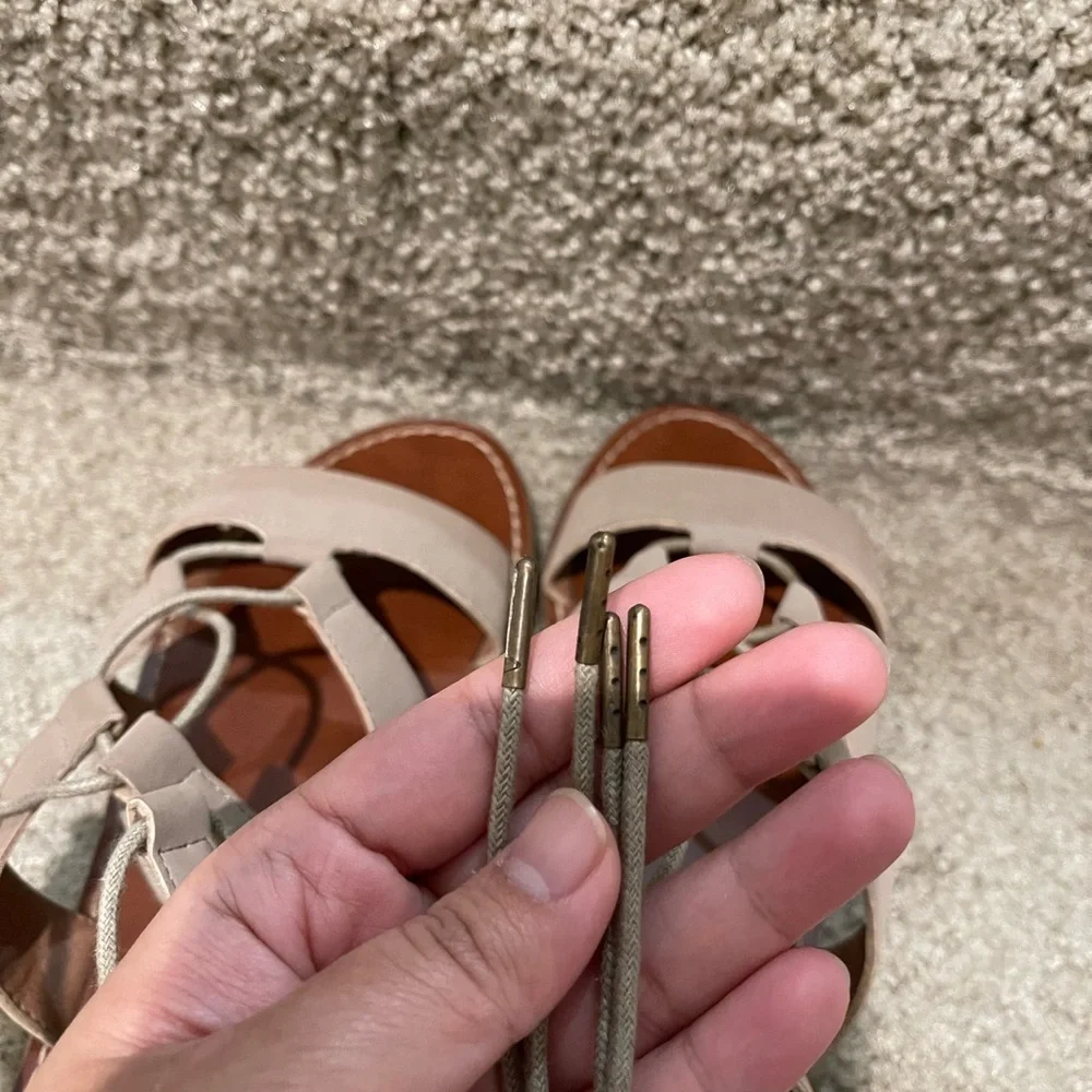 Pre-loved! STEVE MADDEN Gabriela Gladiator Sandals!